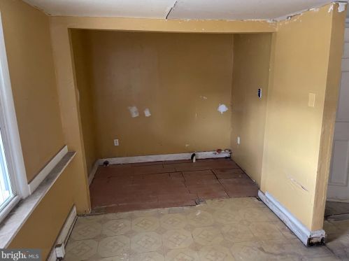 701 9 St, Camden NJ  08102-1721 exterior