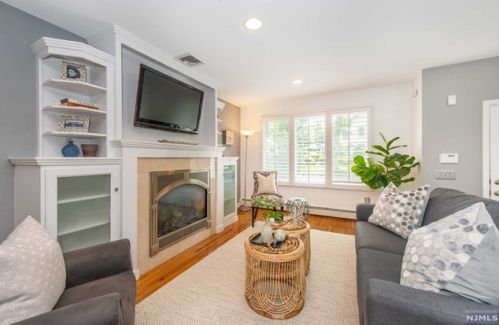 122 Woodside Ave, Ridgewood NJ 07450-5028 exterior