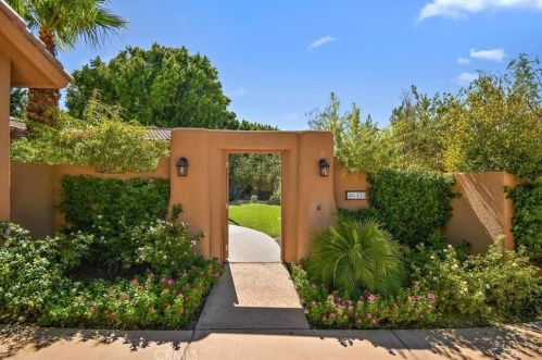 49435 Rio Arenoso, La Quinta CA  92253-6401 exterior