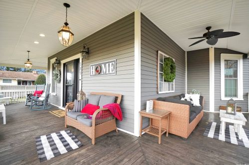 189 Middle Rd, Blue Point, NY 11715-1921