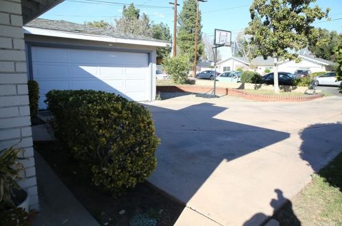24721 Kansas St, Santa Clarita, CA 91321-1723