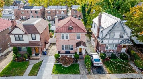 1234 Pawnee Pl, Bronx, NY 10461-1825