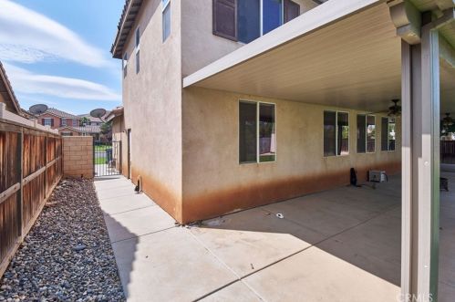 122 Quartz Ln, Perris CA  92570-7268 exterior