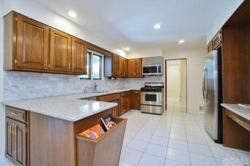 74 Yorktown Rd, East Brunswick, NJ 08816-3325
