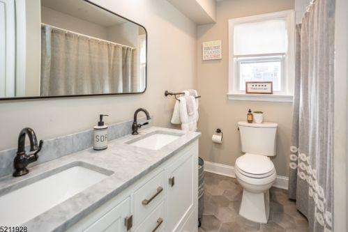 13 Gardner Rd, Parsippany NJ  07834-2108 exterior