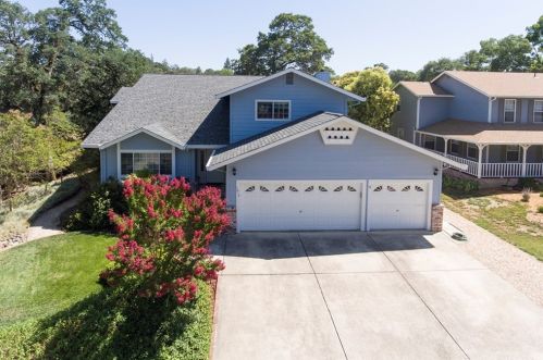 1015 Page Dr, Lakeport, CA 95453-3421