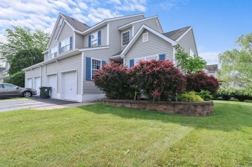 7 Woodfield Dr, Washingtonville NY  10992-1149 exterior