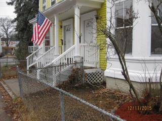 29 Academy St, Rochester NH  03867-3015 exterior