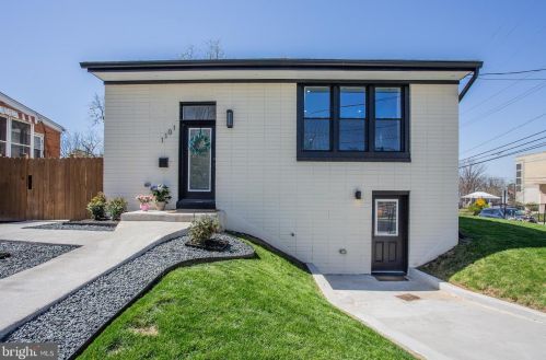 1101 44th Pl, Washington DC  20019-4906 exterior