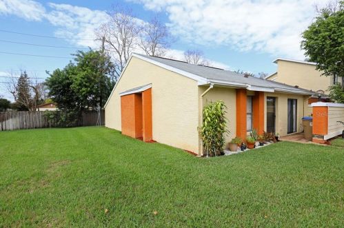 44 Silver Park Cir, Kissimmee, FL 34743-9401