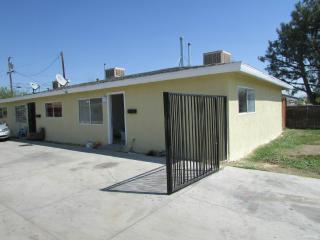 307 Beale Ave, Bakersfield CA  93305-5927 exterior