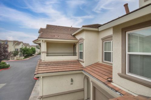 5482 Tares Cir, Elk Grove CA  95757-4361 exterior