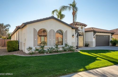 411 Crescent Pl, Chandler, AZ 85249-5327