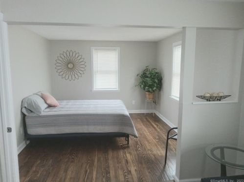 46 Beacon St, Bristol CT  06010-6609 exterior