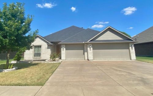 324 Delaware St, Burleson, TX 76028-8186