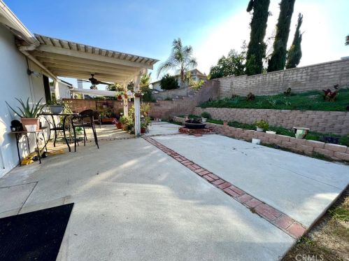 26873 Cuatro Milpas St, Santa Clarita CA  91354-2332 exterior