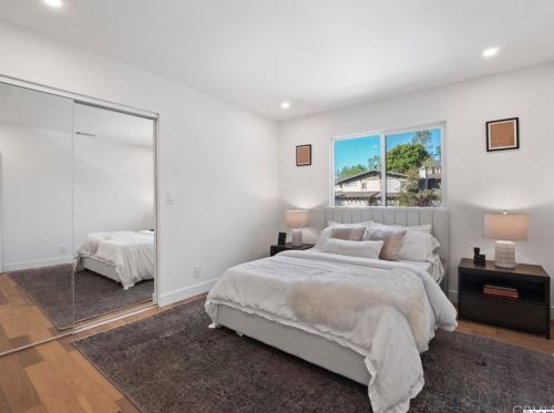 5267 Gould Ave, La Canada CA  91011-2443 exterior