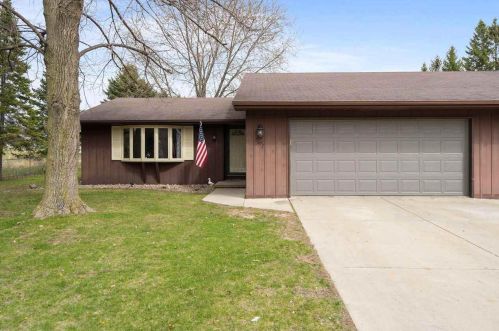 2670 Kathy Dr, Green Bay, WI 54311-7248