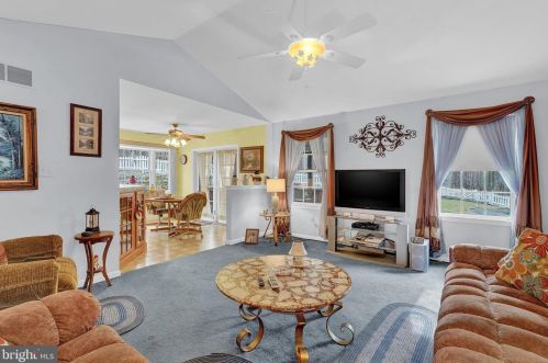 55 Pin Oak Ln, Etters, PA 17319-9250