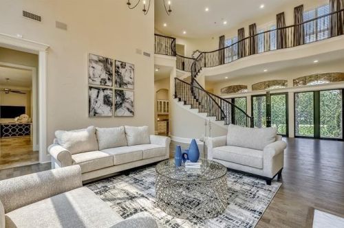 4700 Tour 18 Dr, Lewisville TX  75022-6450 exterior