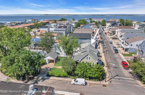 50 Ocean Ave, Monmouth Hills NJ  07732-1410 exterior