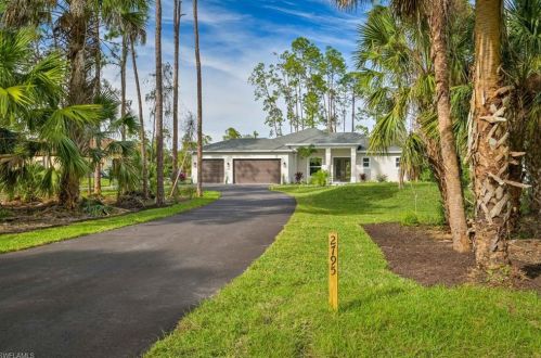 2795 2nd Ave, Naples, FL 34120-3756