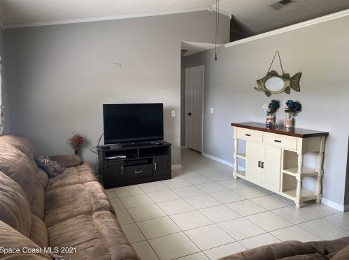 2720 Sanger Ter, Deltona, FL 32738-1925