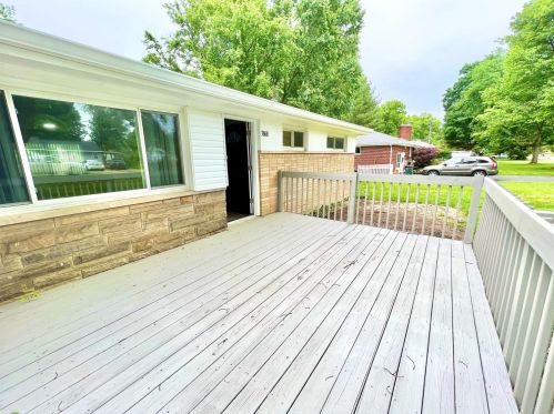 3868 Crescent Dr, Cincinnati, OH 45245-2704
