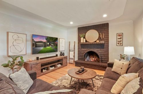 520 Falls Ave, Lodi CA  95240-1018 exterior