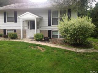 8 Seneca Ln, Milton, NY 12547-5107
