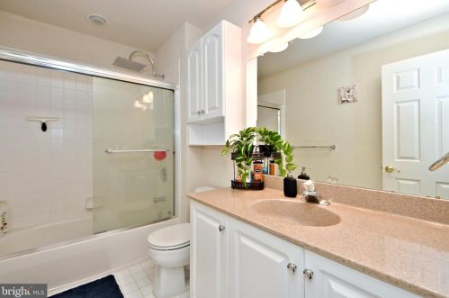 309 Meadow View Ln, Lansdale PA  19446-5932 exterior