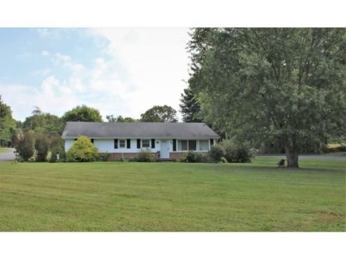 194 Gravel Top Rd, Blountville, TN 37617-3928