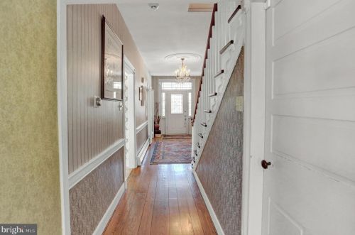 6411 Devonshire Hts Rd, Harrisburg PA 17111-4818 exterior