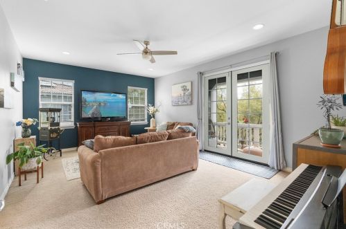 27406 Quincy Ln, Temecula CA  92591-4402 exterior