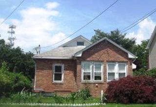 87 Ireland Pl, Amityville, NY 11701-3636