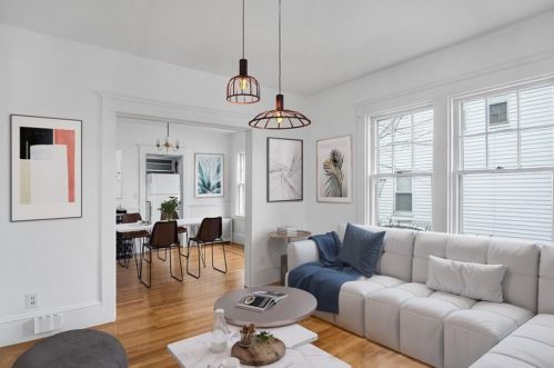 68 Packard Ave, Warwick, RI 02886-4721