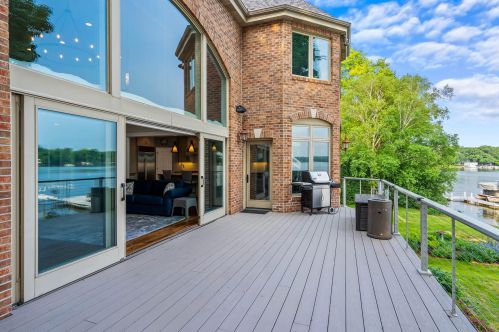 2713 Burries Rd, Chenequa WI  53029-9352 exterior