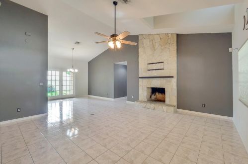 601 Dolphin Rd, Casselberry, FL 32708-3107