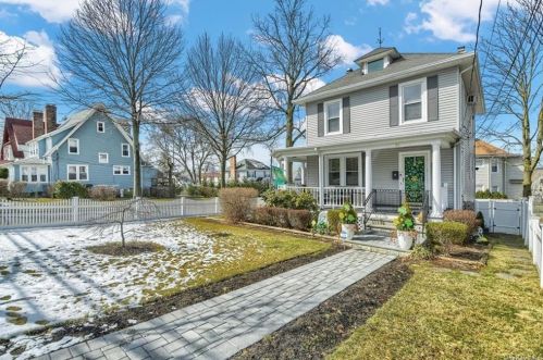 54 Prospect St, White Plains, NY 10606-3410