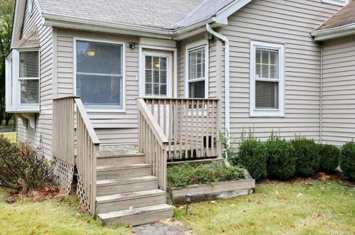 3 Serven Rd, Airmont, NY 10901-1710