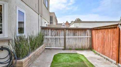 16711 Algonquin St, Huntington Beach CA 92649-3803 exterior