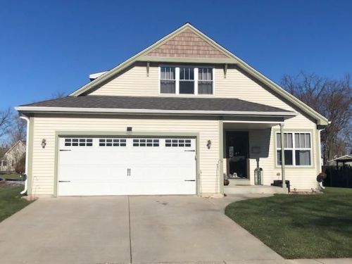 412 Jefferson St, Oconomowoc, WI 53066-3711