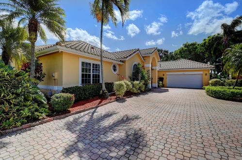 8321 Desmond Dr, Boynton Beach, FL 33472-5016