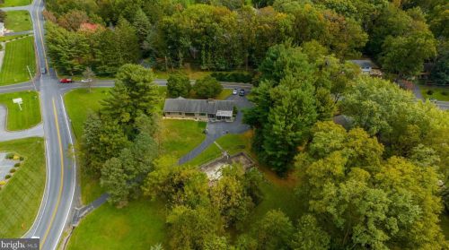 998 Nissley Rd, Lancaster, PA 17601-1435