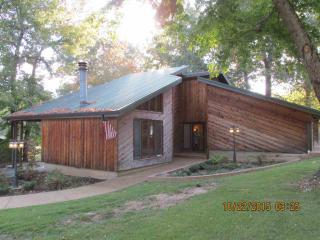 117 Oak St, Bradford, TN 38316-8714