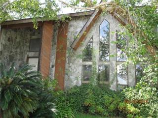2501 Elm Lawn Dr, Marrero, LA 70072-5443