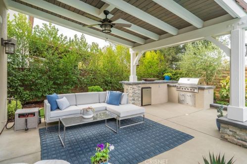 26173 Lone Rock Ct, Santa Clarita CA  91381-0647 exterior