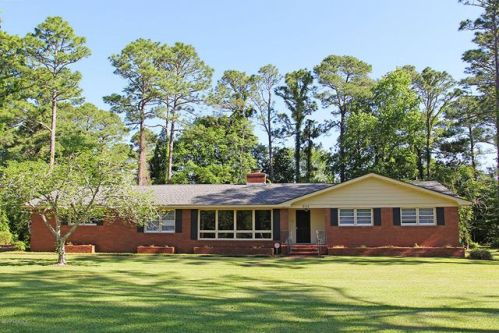 2115 Lakeview Dr, Newport, NC 28570-8538