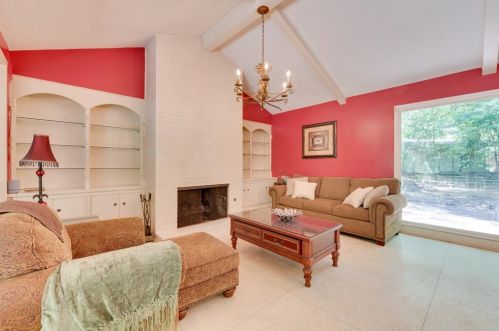 574 Manassas Park, Conroe, TX 77302-3058