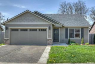 527 13th St, West Stayton, OR 97325-9106